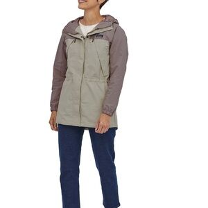 Patagonia Women's Skyforest Parka Jacket ~ size M